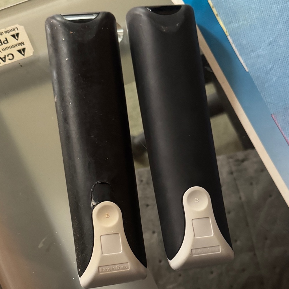 Universal Remote Control - Gray - Picture 3 of 6